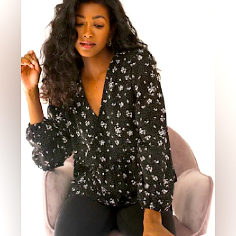 Black blouse Schwiing apparel
